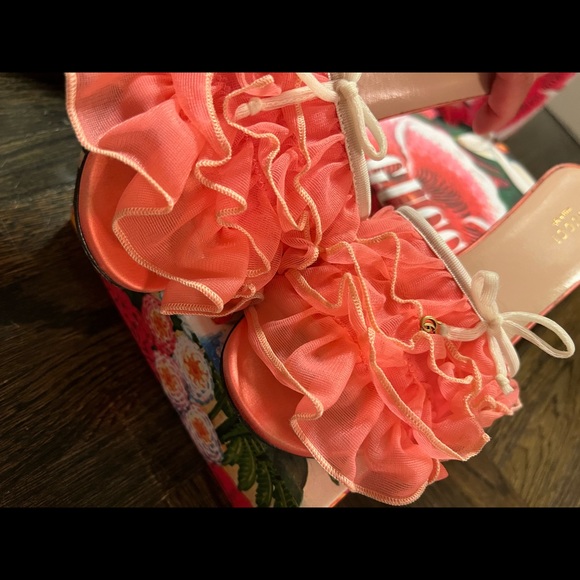 Authentic used Gucci pink ruffle slip on heels sandals 37 - Picture 6 of 7